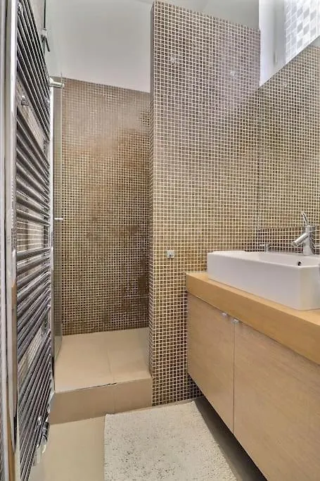 Luxury 3 Bedrooms Near Champs Elysees * פריז