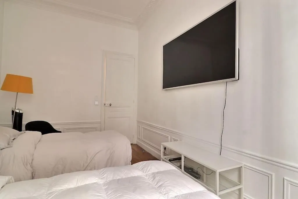 Luxury 3 Bedrooms Near Champs Elysees דירה