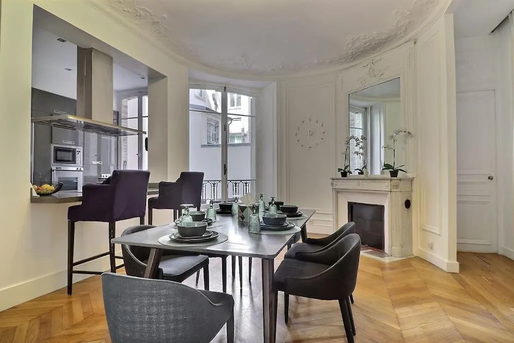 Luxury 3 Bedrooms Near Champs Elysees דירה