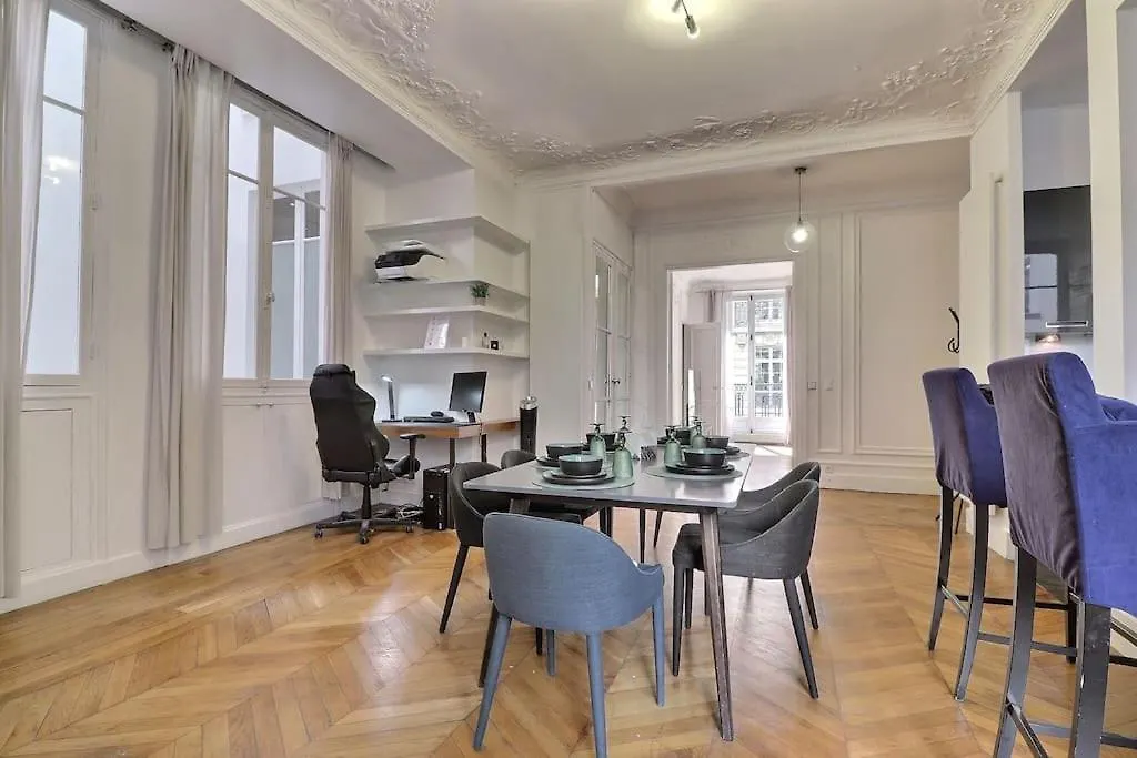 Luxury 3 Bedrooms Near Champs Elysees 아파트